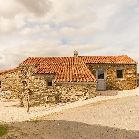 Le Cellier, 2 Bedrooms, 6 Persons - Fr-1-306-891 * Le Cellier