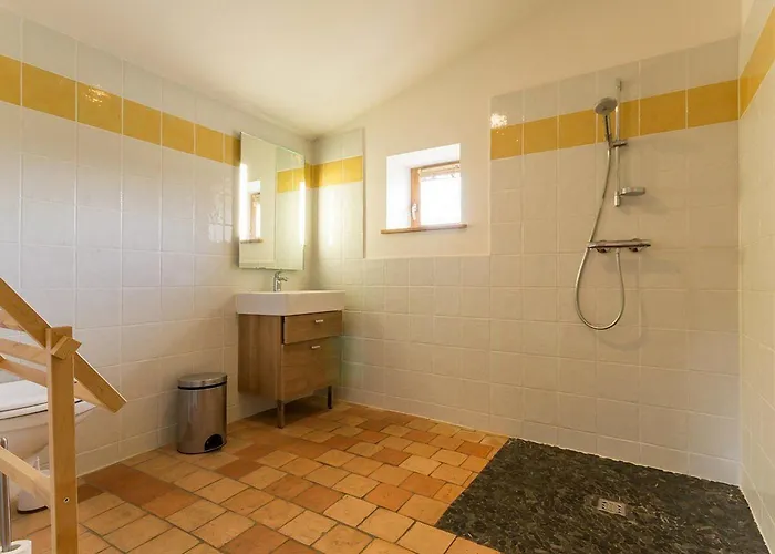 Le Cellier, 2 Bedrooms, 6 Persons - Fr-1-306-891 Hébergement de vacances